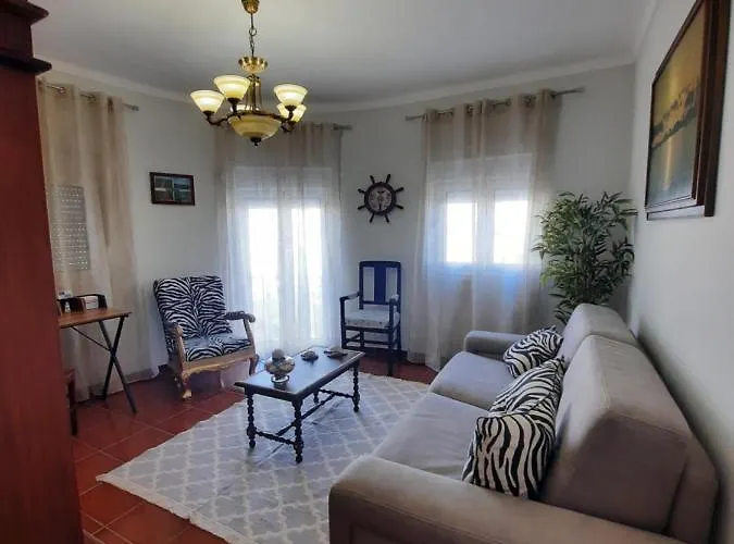 Casa Do Ninho - Entre O Campo E A *