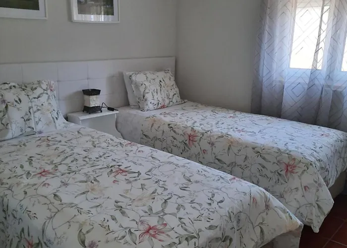 Casa Do Ninho - Entre O Campo E A *